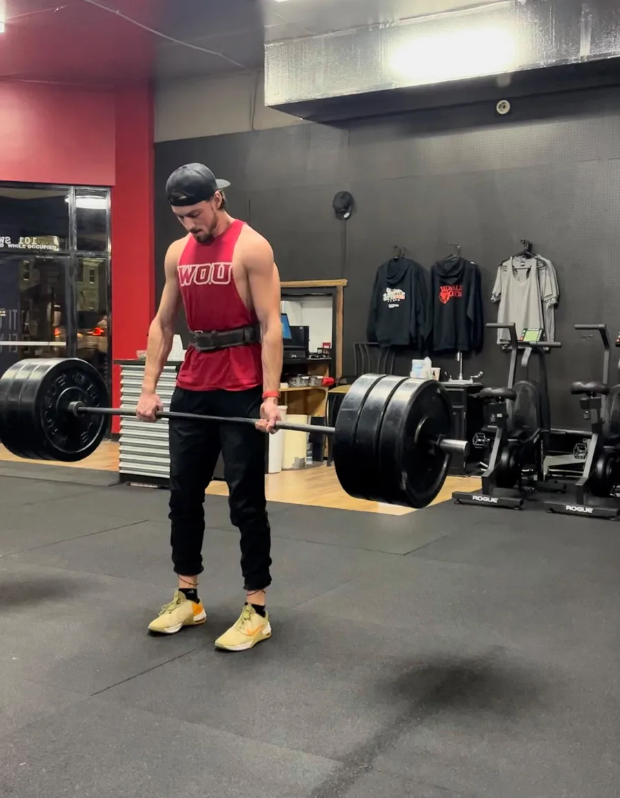 Landon Gardner deadlifting at World Gym Dallas Oregon