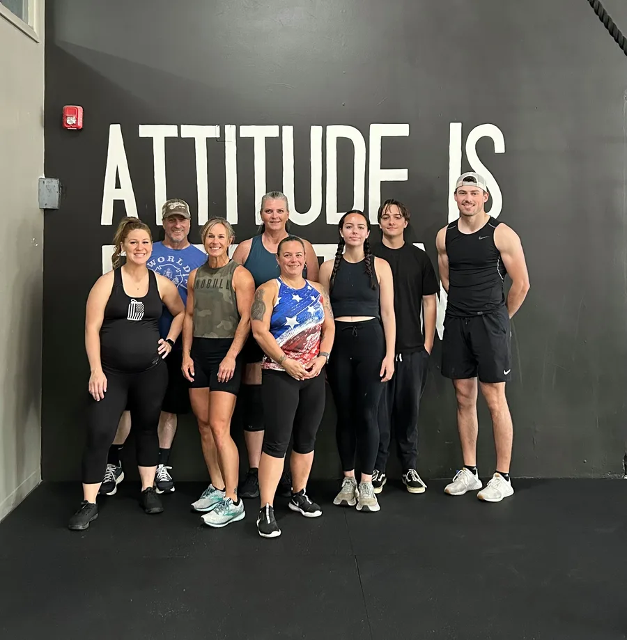 Gardner Training group at World Gym Dallas Oregon